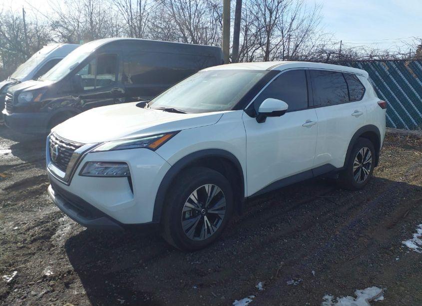 Photo 2 of 2021 Nissan Rogue SV FWD (VIN 5N1AT3BA4MC741724)