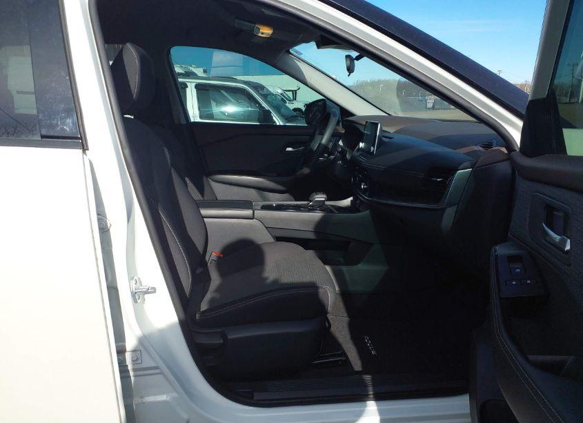 Photo 5 of 2021 Nissan Rogue SV FWD (VIN 5N1AT3BA4MC741724)