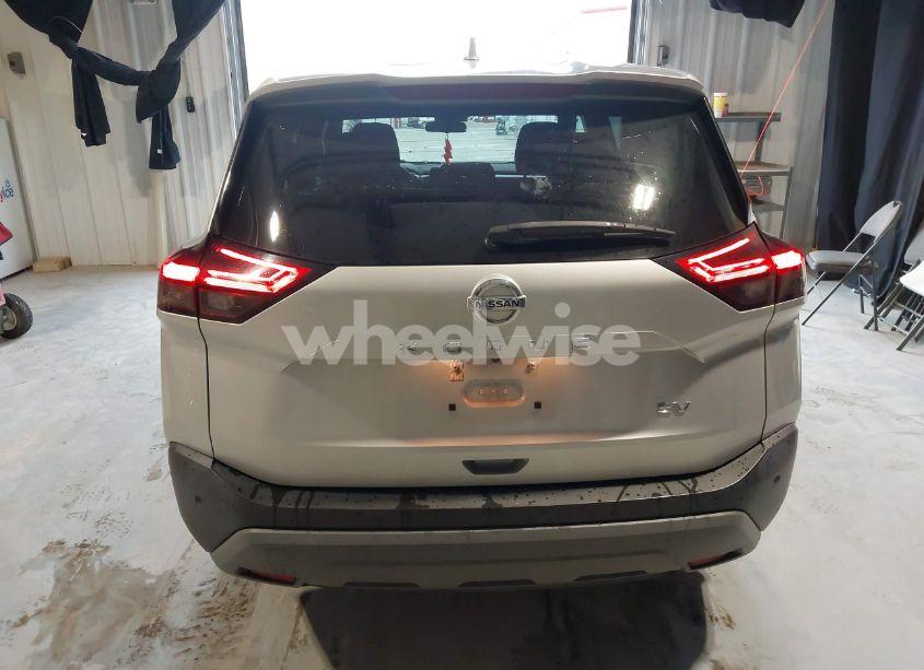 Photo 16 of 2021 Nissan Rogue SV FWD (VIN 5N1AT3BA5MC733308)