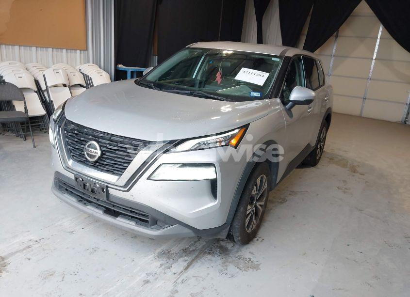 Photo 2 of 2021 Nissan Rogue SV FWD (VIN 5N1AT3BA5MC733308)