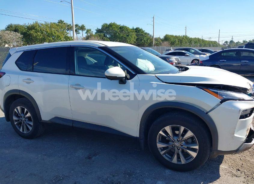 Photo 13 of 2021 Nissan Rogue SV FWD (VIN 5N1AT3BA5MC748732)