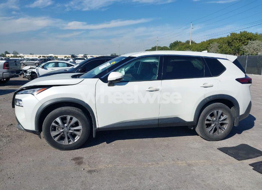 Photo 14 of 2021 Nissan Rogue SV FWD (VIN 5N1AT3BA5MC748732)