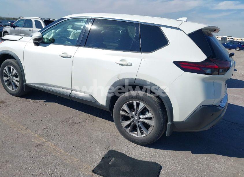 Photo 3 of 2021 Nissan Rogue SV FWD (VIN 5N1AT3BA5MC748732)