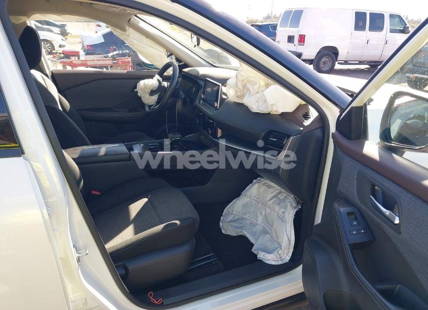 Photo 5 of 2021 Nissan Rogue SV FWD (VIN 5N1AT3BA5MC748732)