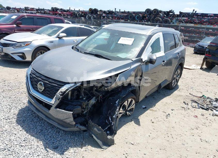 Photo 2 of 2021 Nissan Rogue SV FWD (VIN 5N1AT3BA5MC751548)