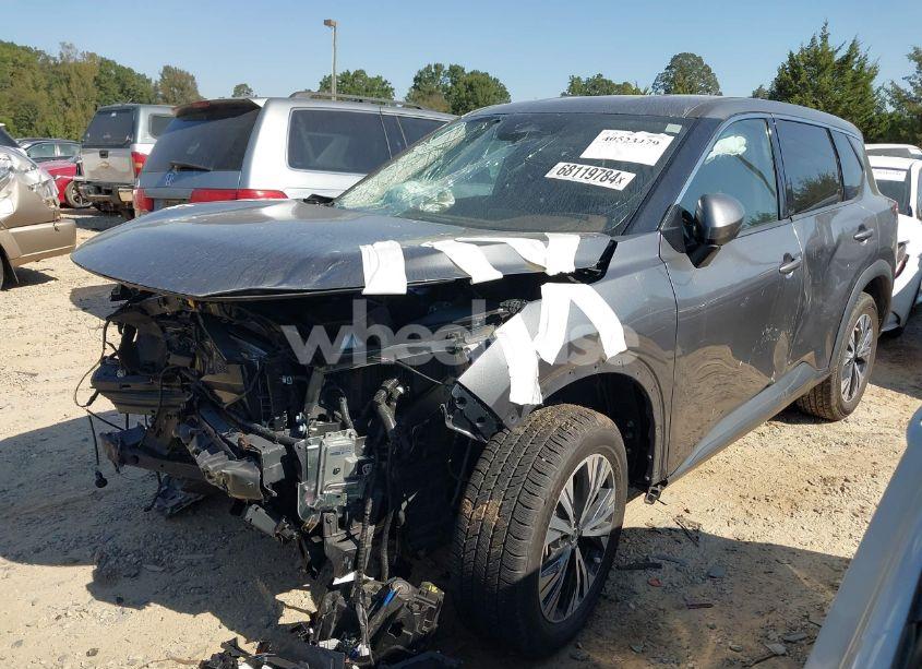 Photo 2 of 2021 Nissan Rogue SV FWD (VIN 5N1AT3BA7MC731687)
