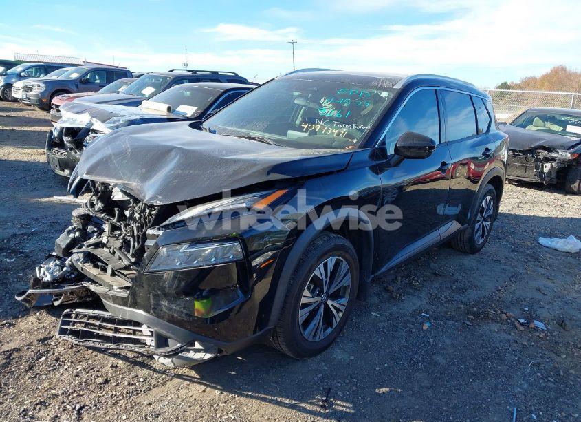 Photo 2 of 2021 Nissan Rogue SV FWD (VIN 5N1AT3BA7MC792361)