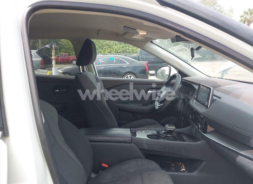 Photo 5 of 2021 Nissan Rogue SV FWD (VIN 5N1AT3BA7MC848167)