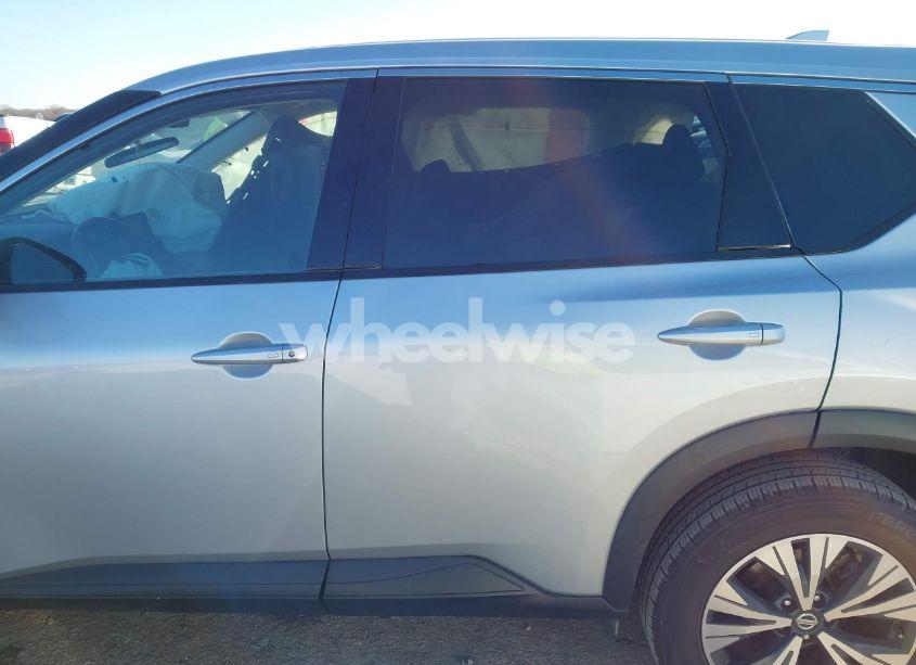 Photo 14 of 2021 Nissan Rogue SV FWD (VIN 5N1AT3BA8MC705745)