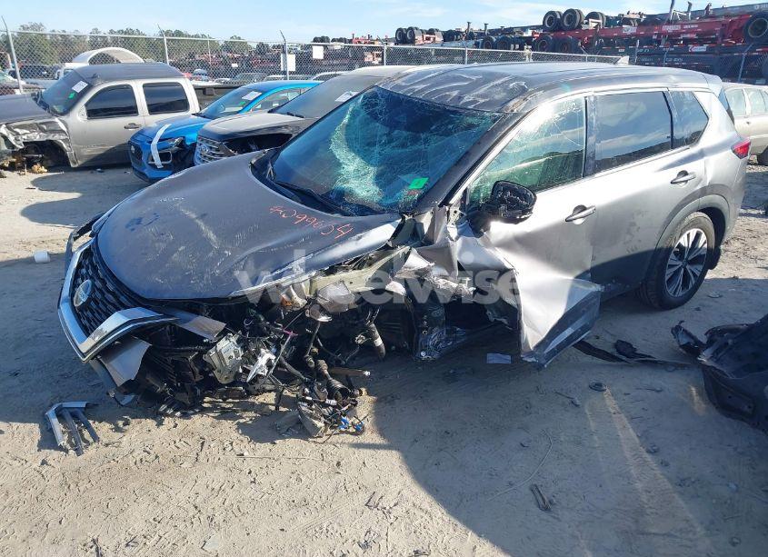 Photo 2 of 2021 Nissan Rogue SV FWD (VIN 5N1AT3BA8MC753018)
