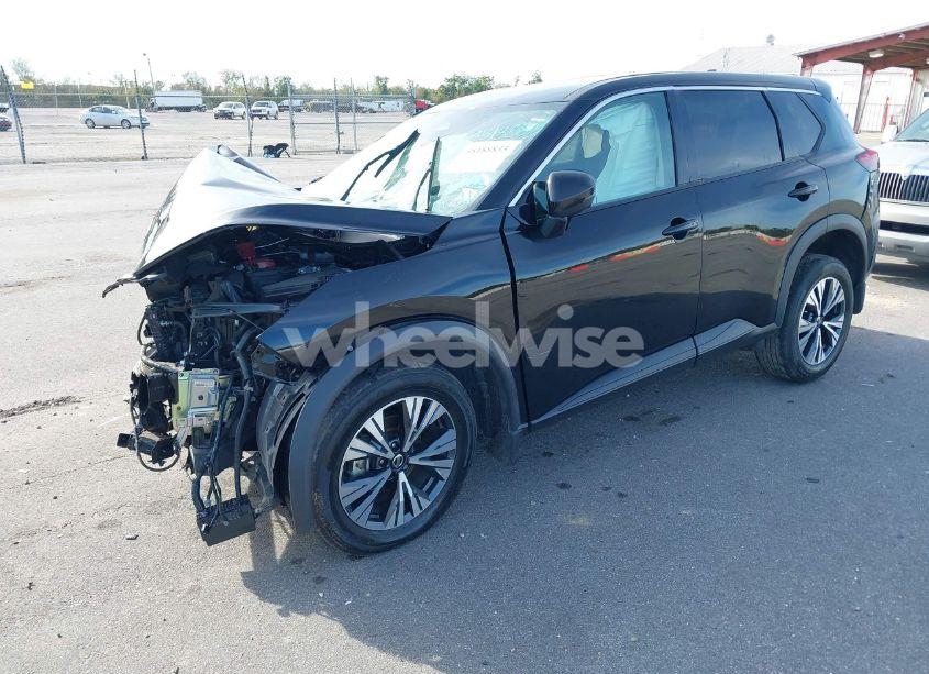 Photo 2 of 2021 Nissan Rogue SV FWD (VIN 5N1AT3BA8MC839431)