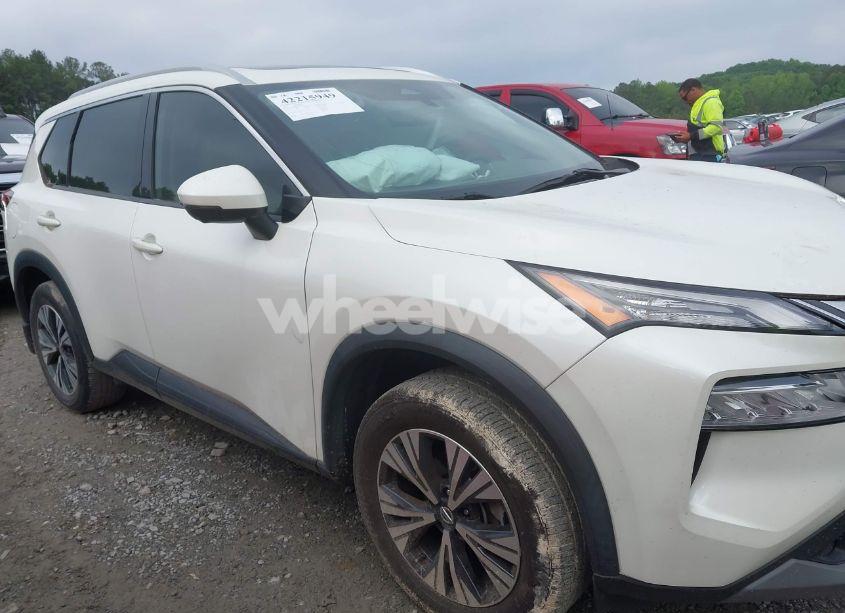 Photo 13 of 2021 Nissan Rogue SV FWD (VIN 5N1AT3BAXMC808908)