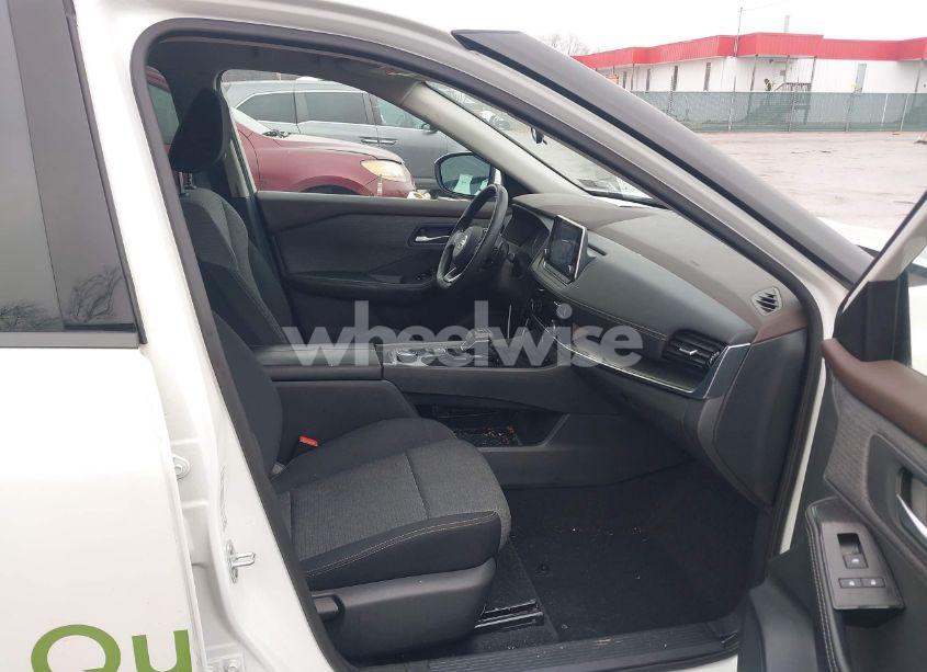 Photo 5 of 2021 Nissan Rogue SV INTELLIGENT AWD (VIN 5N1AT3BB4MC814552)