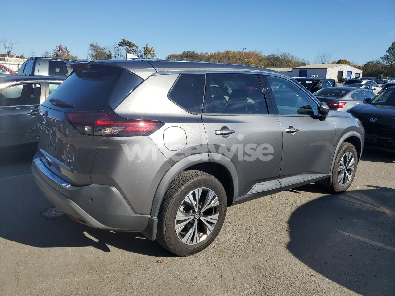 Photo 3 of 2021 NISSAN ROGUE SV (VIN 5N1AT3BBXMC697978)