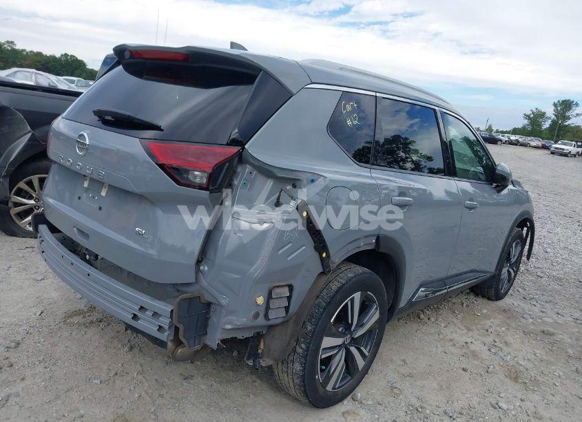 Photo 4 of 2021 Nissan Rogue SL FWD (VIN 5N1AT3CA5MC819510)