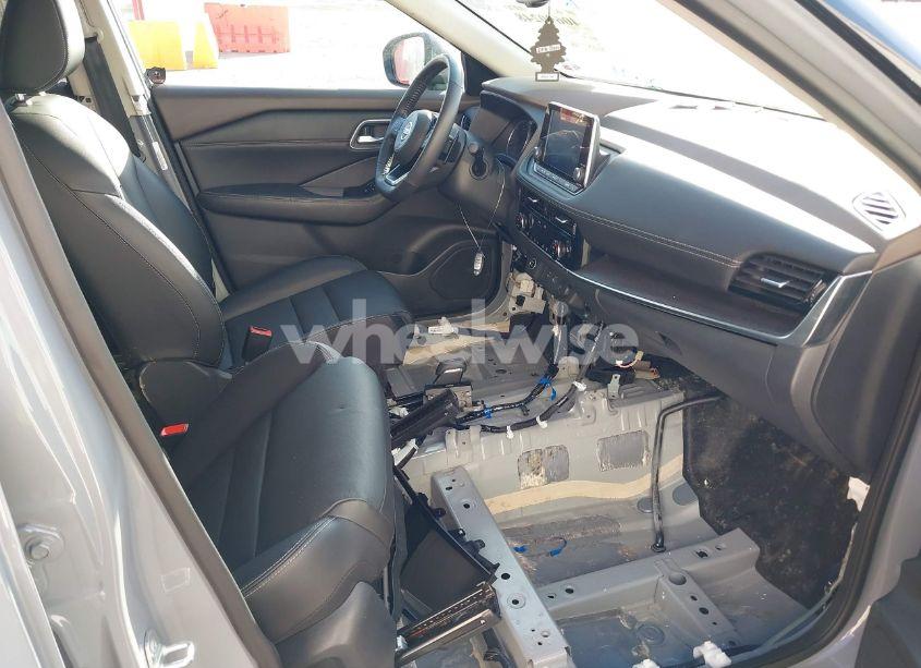 Photo 5 of 2021 Nissan Rogue SL FWD (VIN 5N1AT3CA5MC829244)