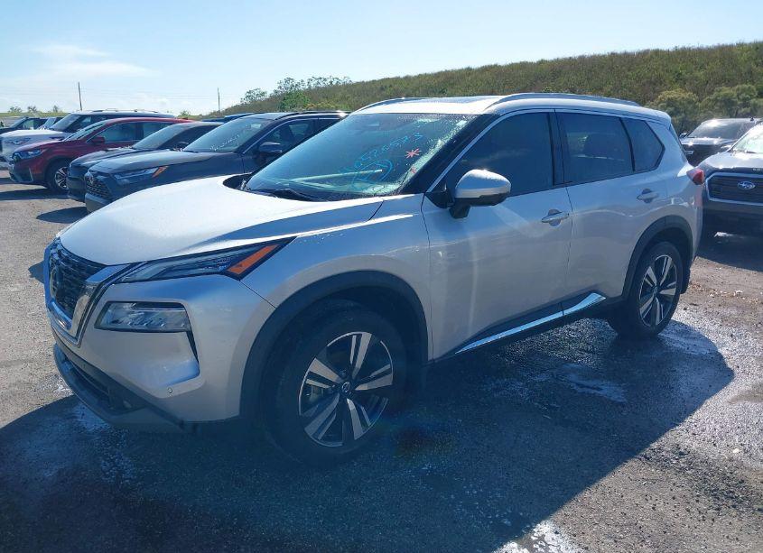 Photo 2 of 2021 Nissan Rogue SL FWD (VIN 5N1AT3CAXMC786973)