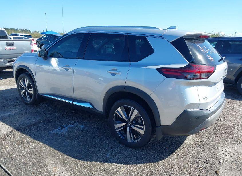 Photo 3 of 2021 Nissan Rogue SL FWD (VIN 5N1AT3CAXMC786973)