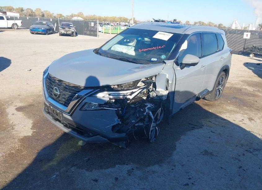 Photo 2 of 2021 Nissan Rogue SL FWD (VIN 5N1AT3CAXMC802590)