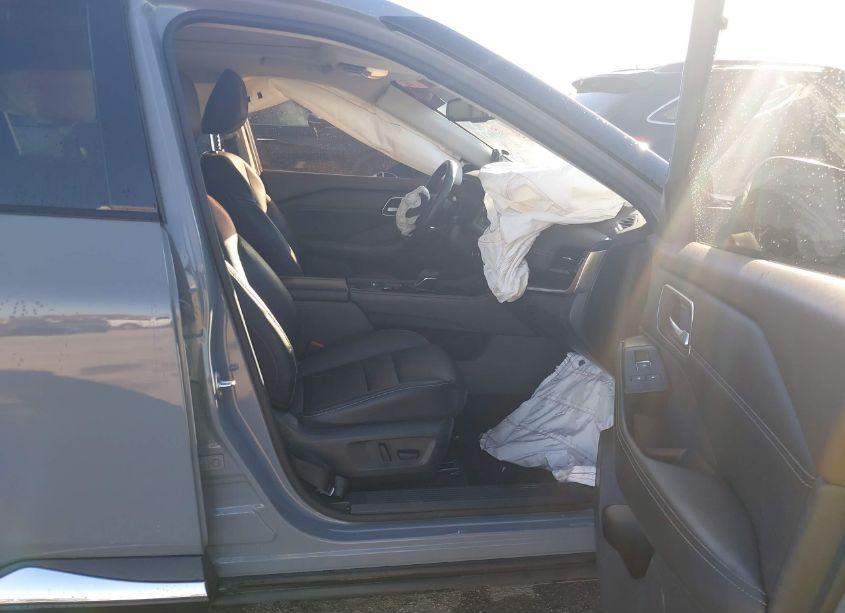Photo 5 of 2021 Nissan Rogue SL FWD (VIN 5N1AT3CAXMC802590)