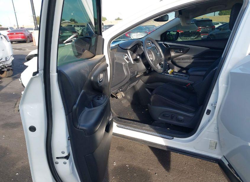 Photo 5 of 2019 Nissan Murano SV (VIN 5N1AZ2MJ7KN132165)