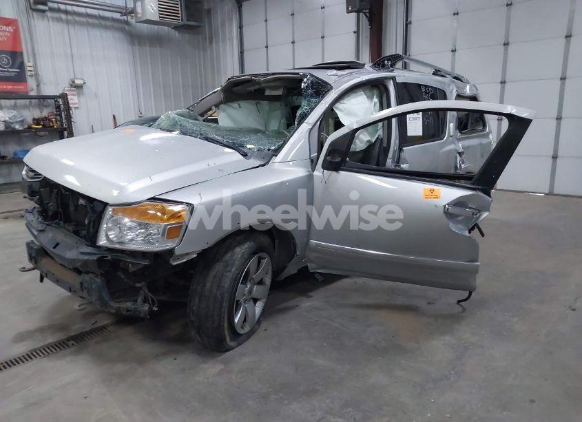 Photo 2 of 2014 Nissan Armada SL (VIN 5N1BA0NC1EN613985)