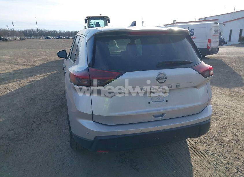 Photo 16 of 2024 Nissan Rogue S FWD (VIN 5N1BT3AA1RC703039)