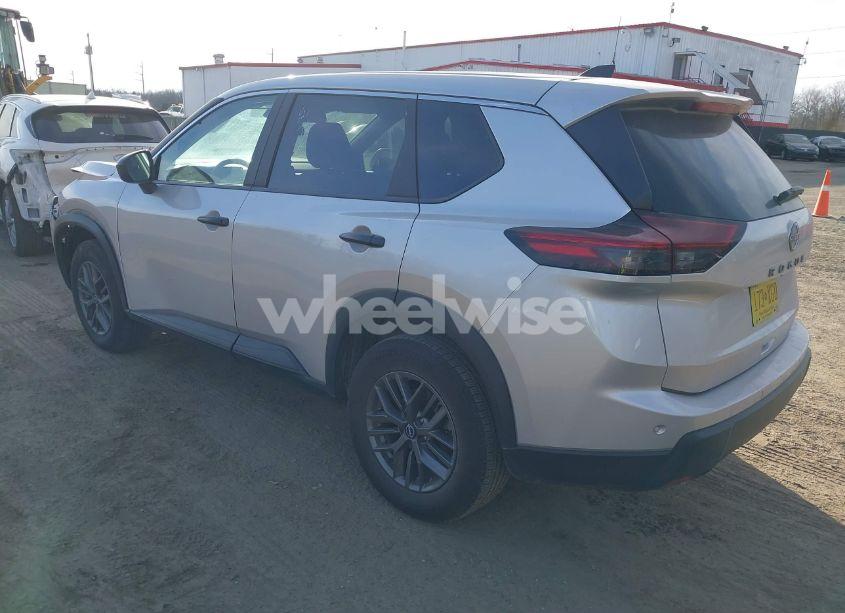 Photo 3 of 2024 Nissan Rogue S FWD (VIN 5N1BT3AA1RC703039)