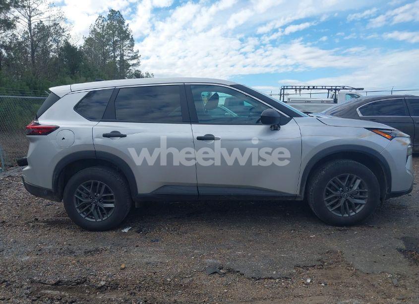 Photo 13 of 2024 Nissan Rogue (VIN 5N1BT3AA1RC711318)