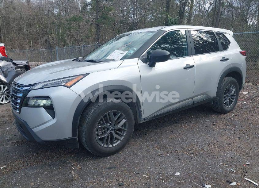 Photo 2 of 2024 Nissan Rogue (VIN 5N1BT3AA1RC711318)