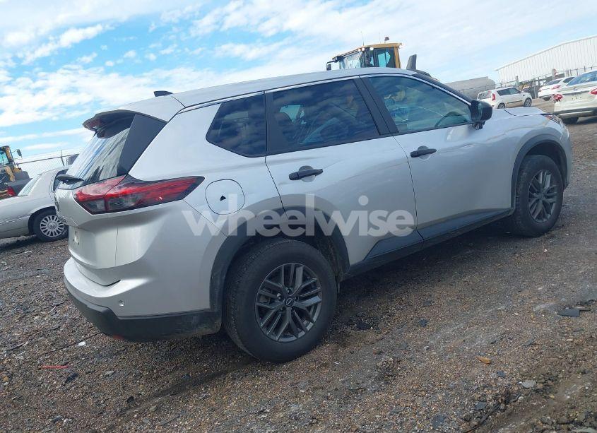 Photo 4 of 2024 Nissan Rogue (VIN 5N1BT3AA1RC711318)