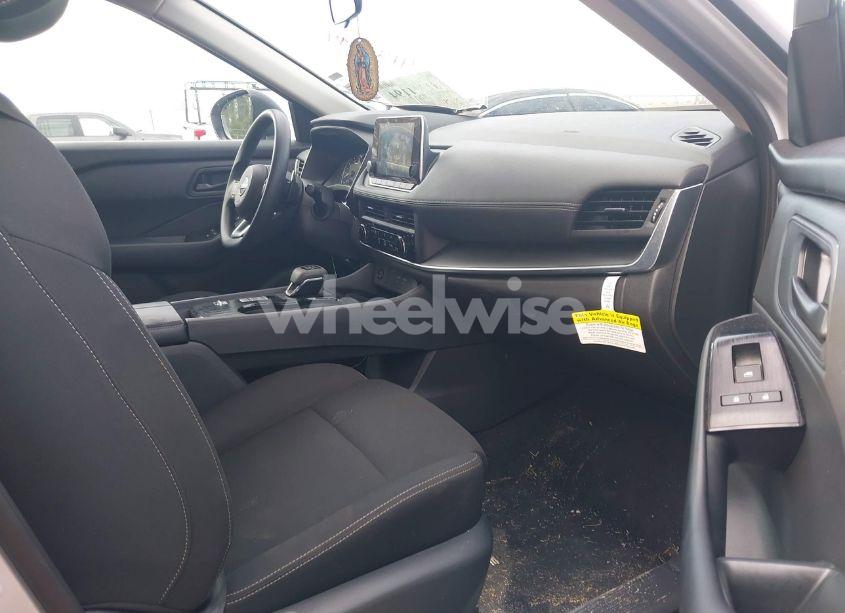 Photo 5 of 2024 Nissan Rogue (VIN 5N1BT3AA1RC711318)