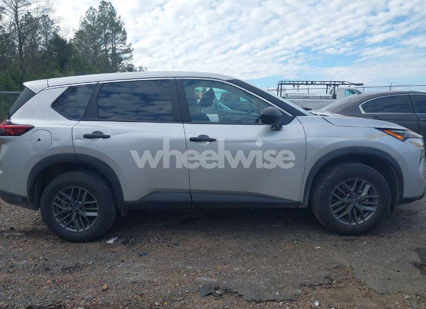 Photo 6 of 2024 Nissan Rogue (VIN 5N1BT3AA1RC711318)