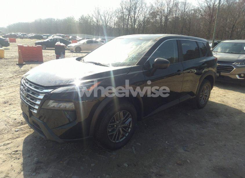 Photo 2 of 2024 Nissan Rogue S FWD (VIN 5N1BT3AA1RC753780)