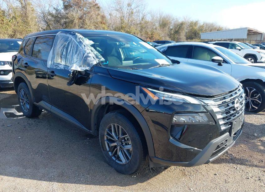 2024 Nissan Rogue S FWD (VIN 5N1BT3AA2RC679267) main photo