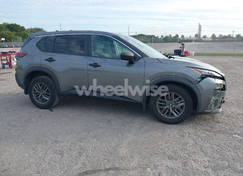 2022 Nissan Rogue S FWD (VIN 5N1BT3AA3NC683595) main photo