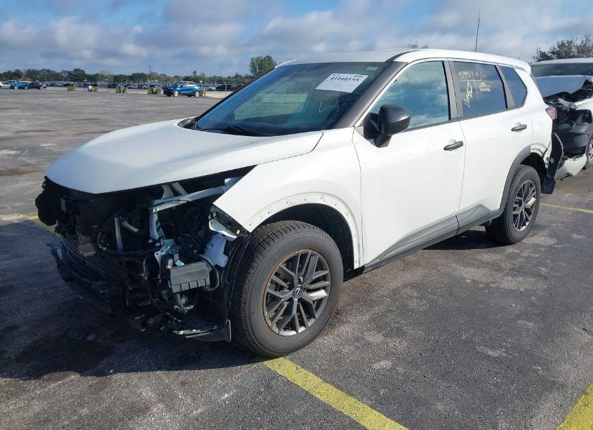 Photo 2 of 2023 Nissan Rogue S FWD (VIN 5N1BT3AA3PC821042)