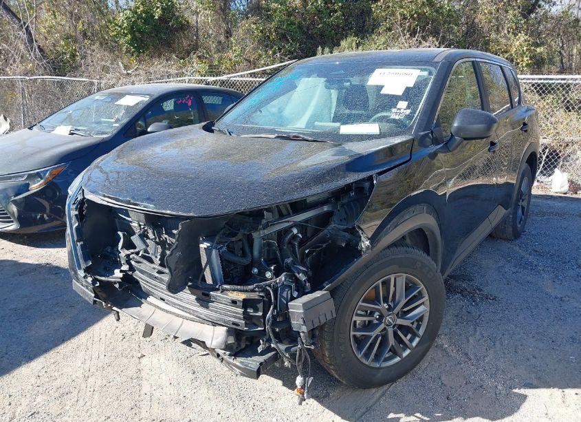 Photo 2 of 2023 Nissan Rogue S FWD (VIN 5N1BT3AA3PC890877)