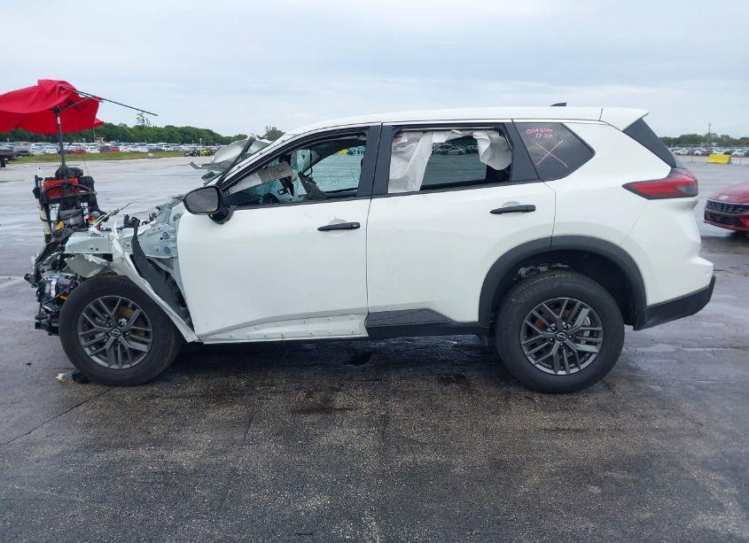 Photo 13 of 2024 Nissan Rogue S FWD (VIN 5N1BT3AA3RC677527)