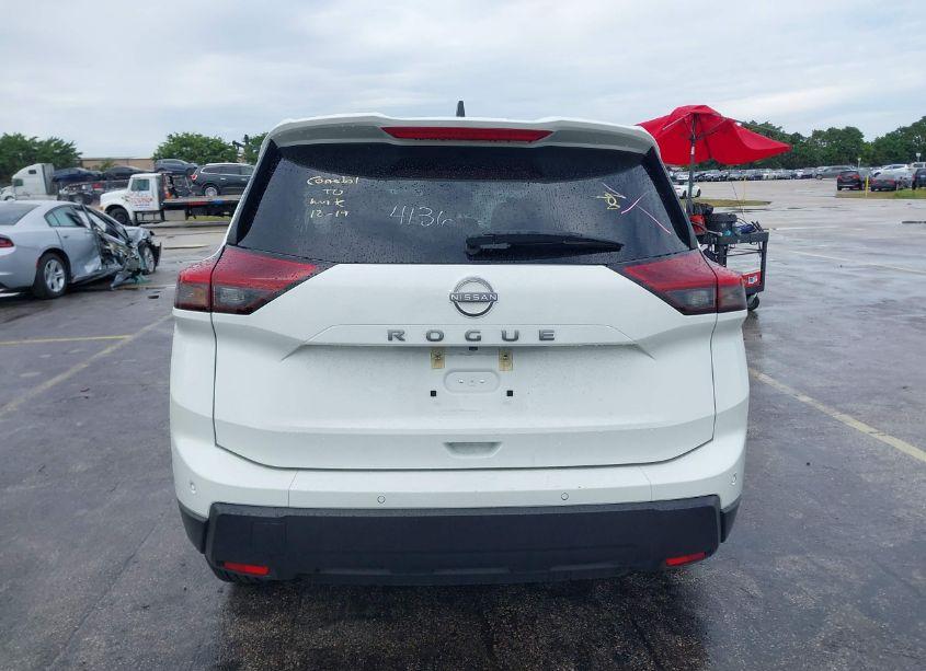 Photo 15 of 2024 Nissan Rogue S FWD (VIN 5N1BT3AA3RC677527)
