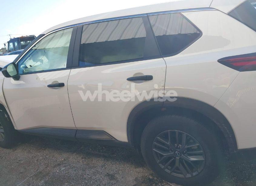 Photo 13 of 2024 Nissan Rogue S FWD (VIN 5N1BT3AA3RC709697)