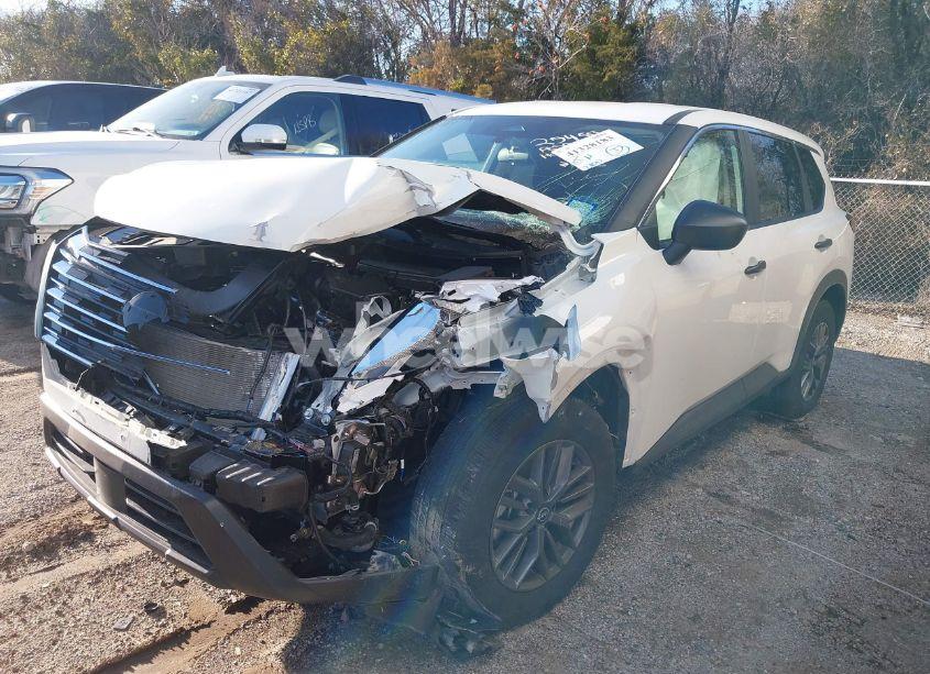 Photo 2 of 2024 Nissan Rogue S FWD (VIN 5N1BT3AA3RC709697)