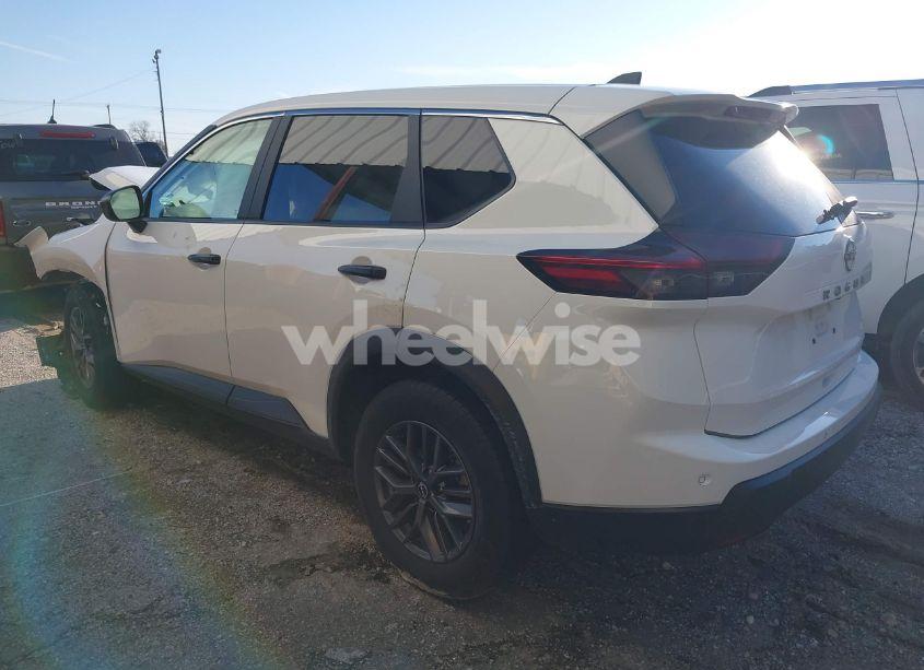 Photo 3 of 2024 Nissan Rogue S FWD (VIN 5N1BT3AA3RC709697)
