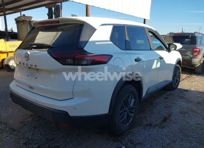 Photo 4 of 2024 Nissan Rogue S FWD (VIN 5N1BT3AA3RC709697)
