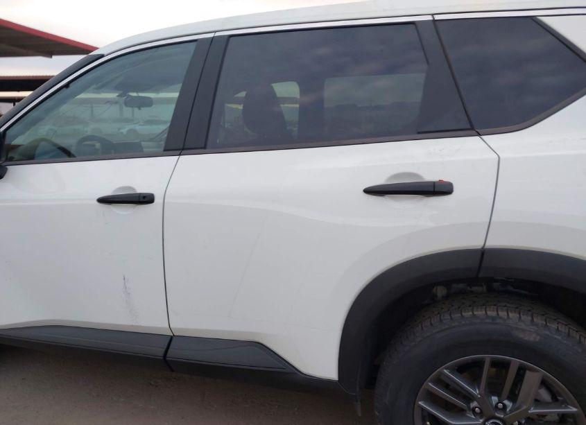 Photo 15 of 2023 Nissan Rogue S FWD (VIN 5N1BT3AA4PC826864)