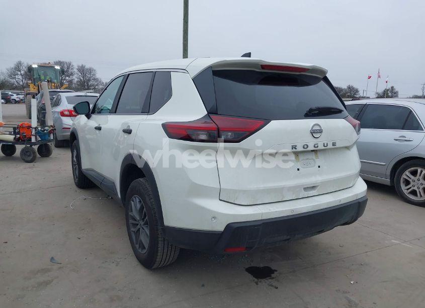 Photo 3 of 2024 Nissan Rogue S FWD (VIN 5N1BT3AA4RC670764)