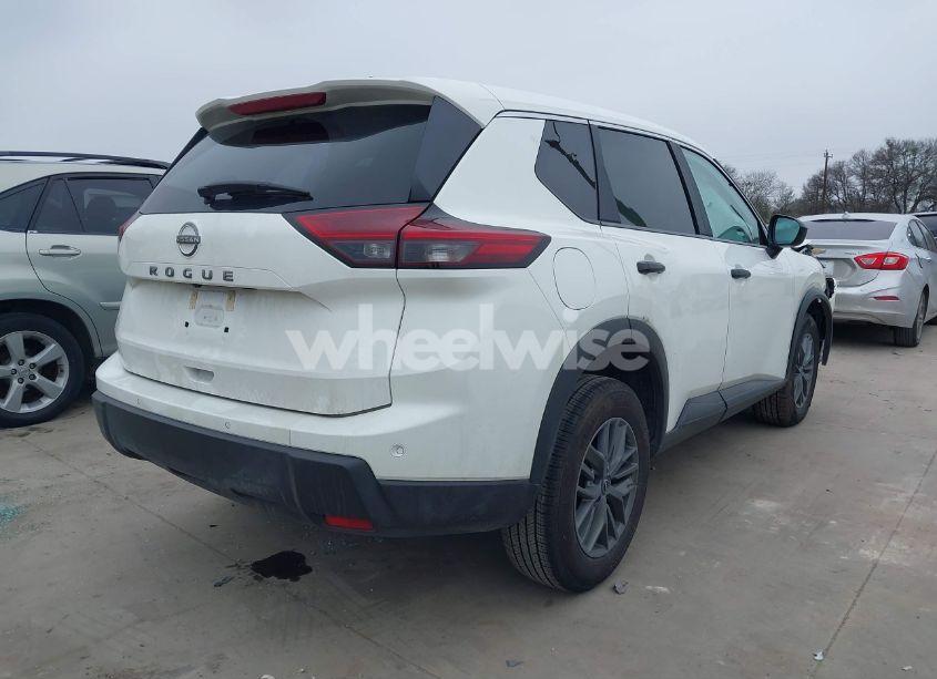 Photo 4 of 2024 Nissan Rogue S FWD (VIN 5N1BT3AA4RC670764)