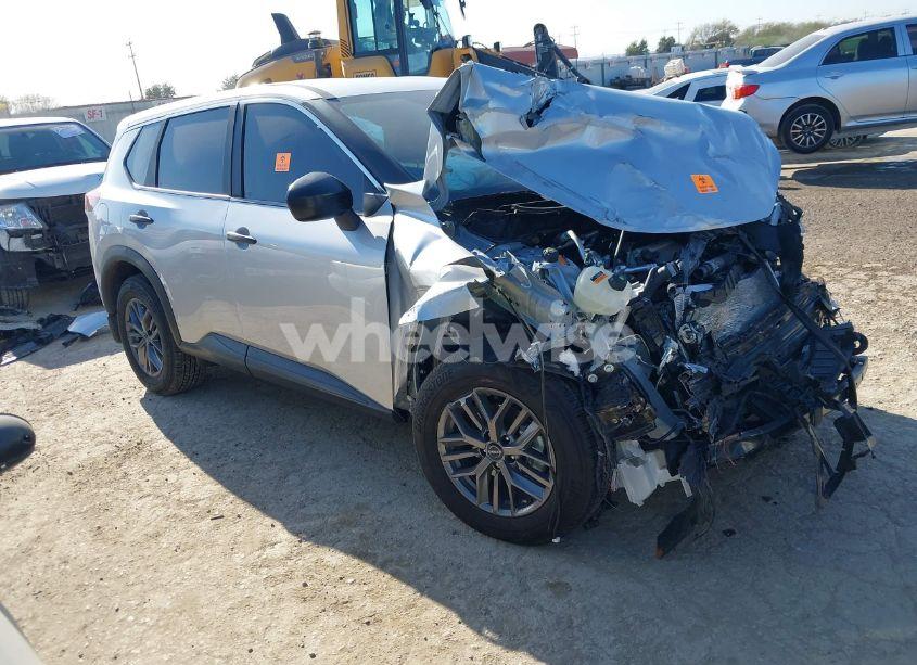 2024 Nissan Rogue S FWD (VIN 5N1BT3AA4RC722135) main photo