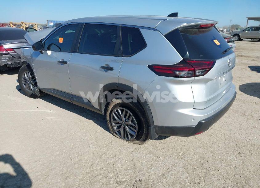 Photo 3 of 2024 Nissan Rogue S FWD (VIN 5N1BT3AA4RC722135)