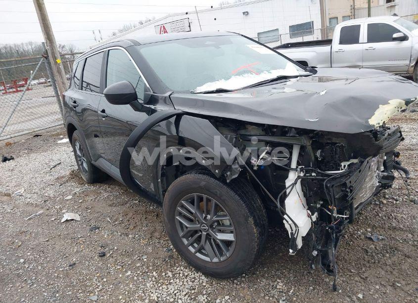 2023 Nissan Rogue S FWD (VIN 5N1BT3AA5PC793695) main photo